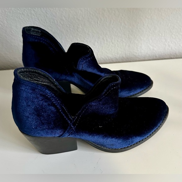 Steve Madden Adelphie Velvet Ankle Boots Women’s Size 8 - Picture 2 of 7